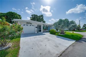 6704 NW 75th St, Tamarac, FL 33321, Sold 12/10/21