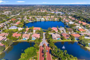 10100 NW 7th St, Plantation, FL 33324, Sold 02/28/22
