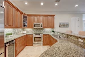 2601 NE 32nd Ave, Fort Lauderdale, FL 33308, Sold 12/02/21