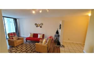 211 Lake Pointe Dr, Oakland Park, FL 33309, Sold 11/05/21