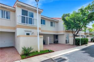 8484 Lagos De Campo Blvd, Tamarac, FL 33321, Sold 04/18/22