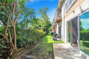 8484 Lagos De Campo Blvd, Tamarac, FL 33321, Sold 04/18/22