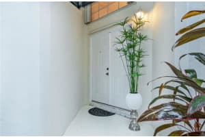 553 Bedford Ave, Weston, FL 33326, Sold 12/23/21