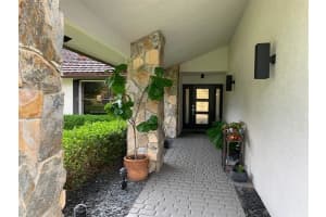 West Palm Beach, FL 33411, Sold 08/22/22