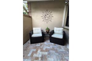 9023 Vineyard Lake Dr, Plantation, FL 33324, Sold 11/18/21
