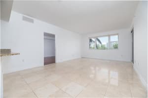 20000 E Country Club Dr, Aventura, FL 33180, Sold 02/11/22