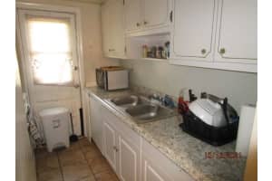 20490 NW 7th Ave APT 8, Miami, FL 33169, Sold 02/03/22