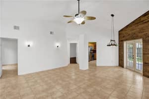 950 SW 111th Ave, Pembroke Pines, FL 33025, Sold 12/06/21