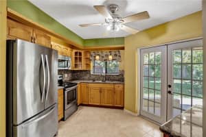 950 SW 111th Ave, Pembroke Pines, FL 33025, Sold 12/06/21