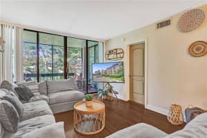 8421 Forest Hills Dr, Coral Springs, FL 33065, Sold 12/21/21