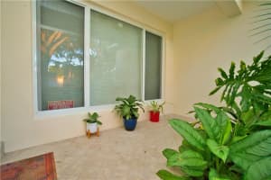 518 S 58th Ct, Hollywood, FL 33023, Sold 11/23/21