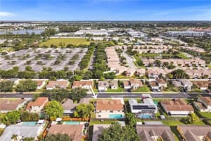 9538 NW 53rd St, Sunrise, FL 33351, Sold 11/29/21