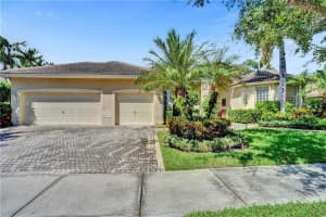 374 Mallard Rd, Weston, FL 33327, Sold 01/06/22