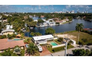 2215 NE 19th St, Fort Lauderdale, FL 33305, Sold 01/21/22