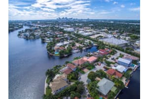 2224 NE 17th Ct, Fort Lauderdale, FL 33305, Sold 04/21/22