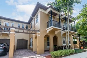 8726 Blaze Ct, Cooper City, FL 33328, Sold 12/16/21