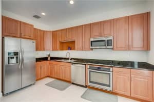 8726 Blaze Ct, Cooper City, FL 33328, Sold 12/16/21