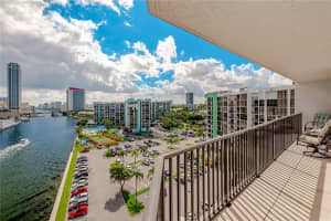 400 Leslie Dr, Hallandale Beach, FL 33009, Sold 02/02/22