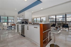 400 Leslie Dr, Hallandale Beach, FL 33009, Sold 02/02/22