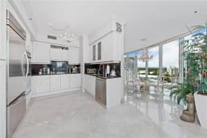 333 Las Olas Way, Fort Lauderdale, FL 33301, Sold 03/01/22