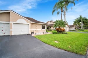 5078 W Lakes Dr, Deerfield Beach, FL 33442, Sold 12/23/21