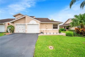 5078 W Lakes Dr, Deerfield Beach, FL 33442, Sold 12/23/21