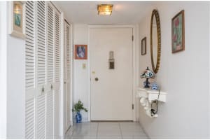 MLS# F10307067, Hollywood, Florida 33019