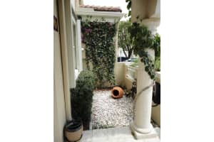 MLS# F10307263, Doral, Florida 33172