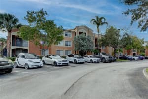 7970 N Nob Hill Rd, Tamarac, FL 33321, Sold 12/07/21