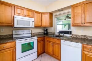 5726 NW 85th Terrace, Tamarac, FL 33321, Sold 01/11/22