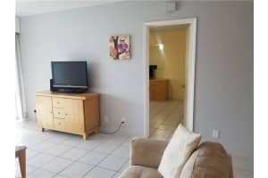 103 NE 19th Ave, Deerfield Beach, FL 33441, Sold 01/11/22