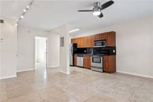 1470 N Dixie Hwy, Fort Lauderdale, FL 33304, Sold 04/01/22