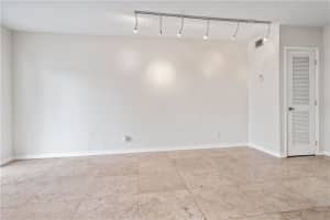 1470 N Dixie Hwy, Fort Lauderdale, FL 33304, Sold 04/01/22