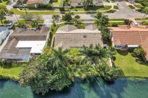 10645 NW 3rd St, Plantation, FL 33324, Sold 12/28/21