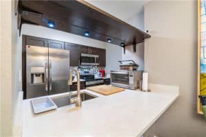 2811 N Oakland Forest Dr, Oakland Park, FL 33309, Sold 12/22/21