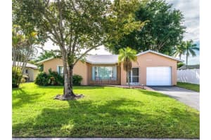 10200 NW 82nd St, Tamarac, FL 33321, Sold 01/27/22