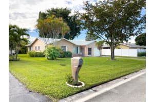 10200 NW 82nd St, Tamarac, FL 33321, Sold 01/27/22