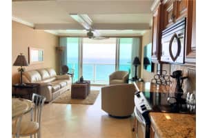 333 NE 21st Ave, Deerfield Beach, FL 33441, Sold 03/30/22