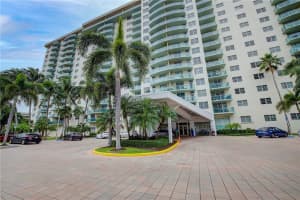 19390 Collins Ave, Sunny Isles Beach, FL 33160, Sold 05/18/22