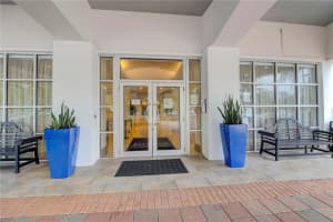 19390 Collins Ave, Sunny Isles Beach, FL 33160, Sold 05/18/22