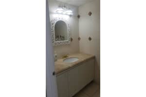 1301 NE 7th St, Hallandale Beach, FL 33009, Sold 02/01/22