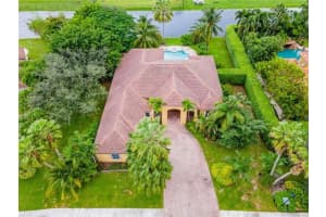 12641 N Stonebrook Cir, Davie, FL 33330, Sold 10/27/22