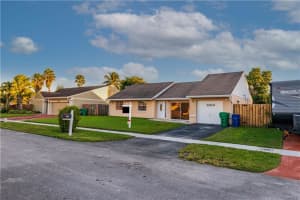 9210 N Cypress Cir, Miramar, FL 33025, Sold 01/04/22