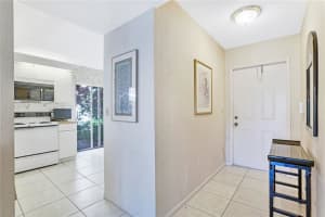 10423 S Circle Lake Dr, Boynton Beach, FL 33437, Sold 01/12/22