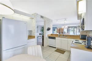 10423 S Circle Lake Dr, Boynton Beach, FL 33437, Sold 01/12/22