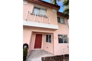 516 NW 208th Way, Pembroke Pines, FL 33029, Sold 01/06/22