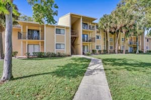 200 Palm Cir W, Pembroke Pines, FL 33025, Sold 02/18/22