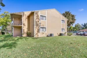 200 Palm Cir W, Pembroke Pines, FL 33025, Sold 02/18/22