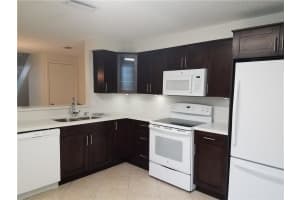 912 Sevilla Cir, Weston, FL 33326, Sold 02/24/22