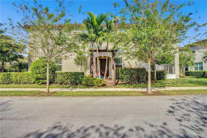 5216 Falcon Trl, Davie, FL 33314, Sold 01/14/22